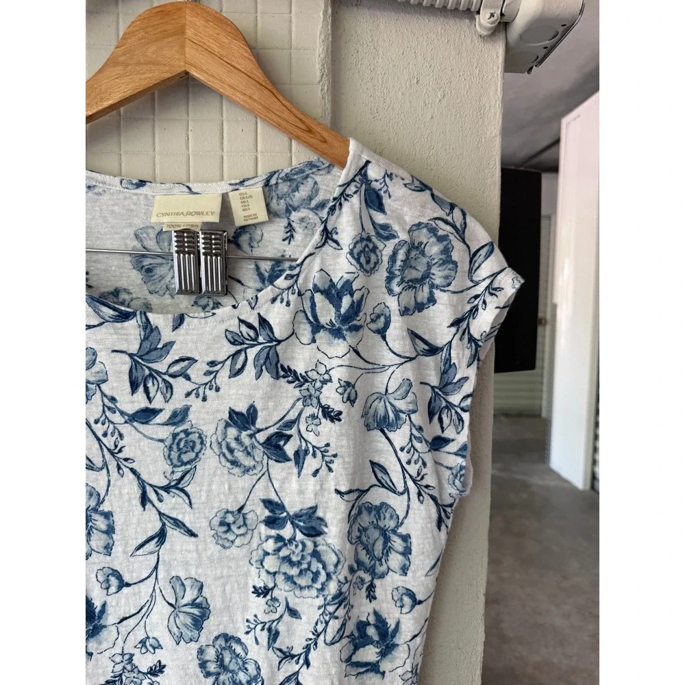 Cynthia Rowley 100% Linen Floral Blouse Large Blue White Cap Sleeve - Picture 3 of 8